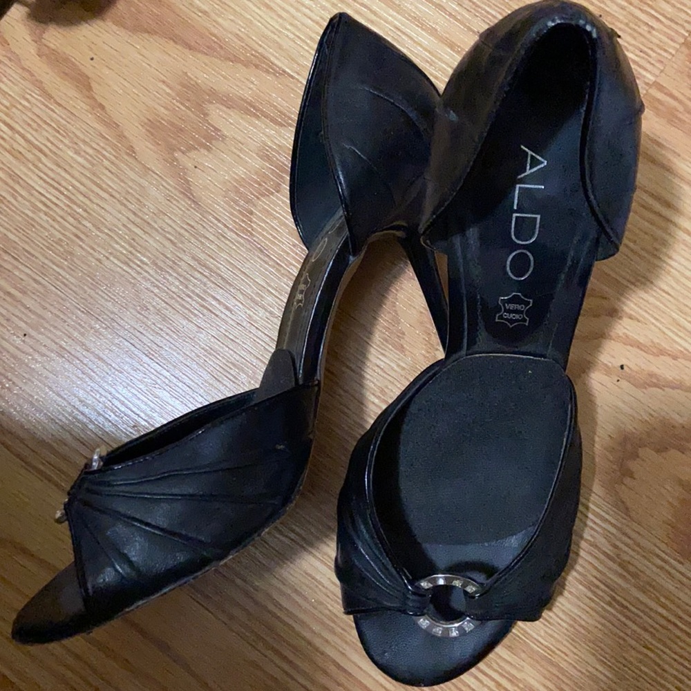 Black high heels. Size 7